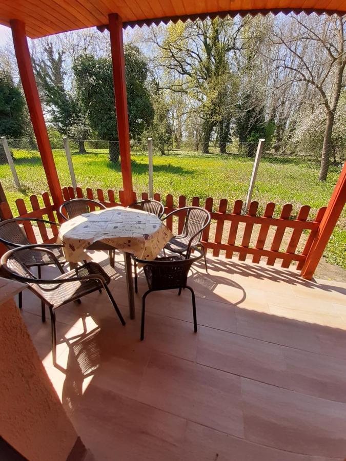 Nárcisz apartman Gyula Zewnętrze zdjęcie