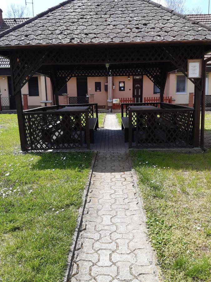 Nárcisz apartman Gyula Zewnętrze zdjęcie