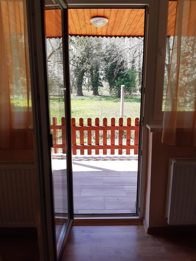 Nárcisz apartman Gyula Zewnętrze zdjęcie